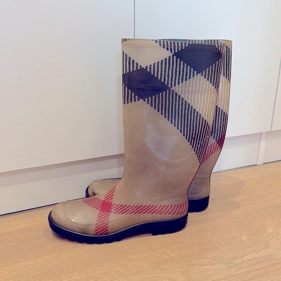 Burberry Rainboots - Picture 1 of 2